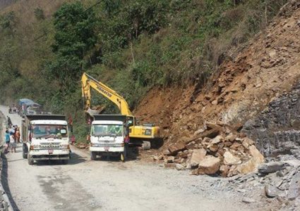 नारायणगढ–मुग्लिन सडक आजदेखि दैनिक चार घण्टा बन्द