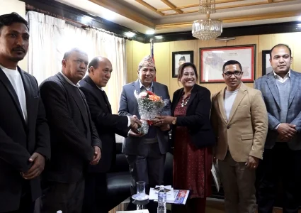 केरुङ र तातोपानी नाकामा व्यवसायीलाई अस्थायी पासको व्यवस्था गर्न माग
