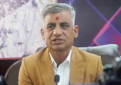 कोशी सरकारबारे गर्न मुख्यमन्त्री कार्कीसहितका नेता देउवा निवासमा