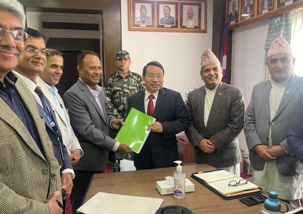 कर घटाउने नीति ल्याउन अर्थमन्त्रीलाई उच्चस्तरीय समितिको सुझाव