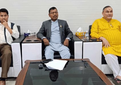 कांग्रेस र नाउपाको रेशम पक्ष भन्छन् : प्रदेश प्रमुखविरुद्ध न्यायालय जान्छौँ