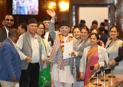 विश्वासको मत लिदा कांग्रेसले किन गर्यो अवरोध ? प्रचण्ड किन रिसाए ?