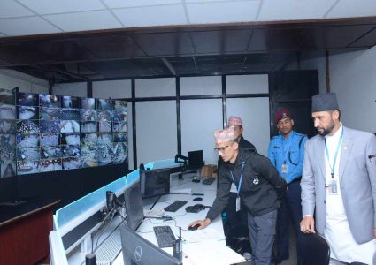 त्रिभुवन अन्तराष्ट्रिय विमानस्थलको अनुगमनमा गृहमन्त्री लामिछाने