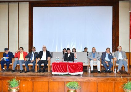 एमाले अध्यक्ष ओलीले गगन थापामाथि किन पोखे आक्रोश ? संसदमा बोल्न नदिने धम्की !