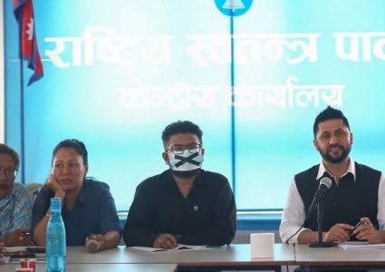 मुकुल ढकालले खोले रविको पोलः उहाँ गोर्खा मिडियामा पनि निर्दोष, पार्टीमा पनि निर्दोष ? (भिडियोसहित)