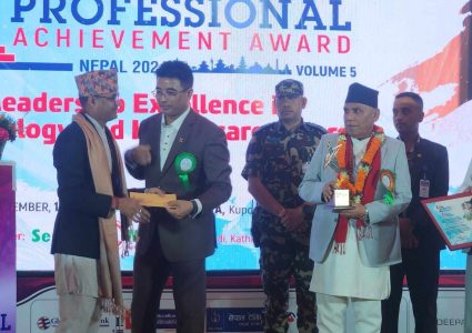 शिव पंगेनी उत्कृष्ट भिडियो पत्रकारिता अवार्डबाट सम्मानित
