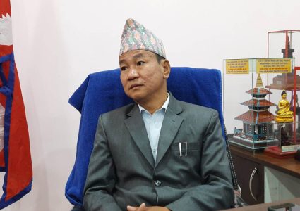 उपमेयरलाई बाइपास गर्दै हर्क साम्पाङले वडाध्यक्षलाई दिए कार्यवाहक मेयरको जिम्मा
