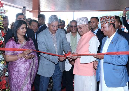 रिसोर्ट उद्घाटन गर्न प्रधानमन्त्री ओली र कांग्रेस सभापति देउवा !