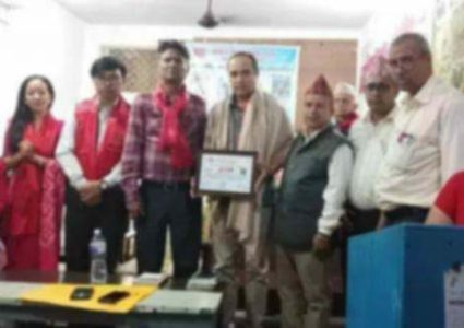 प्रगतिवादी साहित्यले क्रान्ति र परिवर्तनको बाटो निर्धारण गर्ने घोषणा