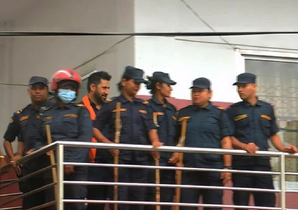 हिरासतमा रहेका रवि लामिछानेको बोलीले प्रहरी तनावमा,मौका पाउने बित्तिकै सरकारलाई गाली !