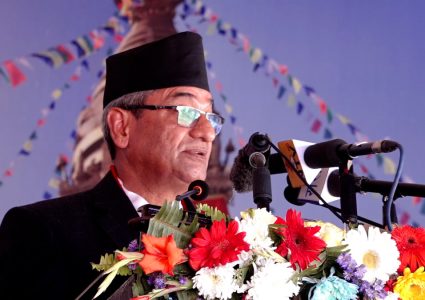 सशस्त्र प्रहरी जवानलाई १६ वर्षमा अवकाश पाउने प्रावधान ल्याउने गृहमन्त्री लेखकको घोषणा