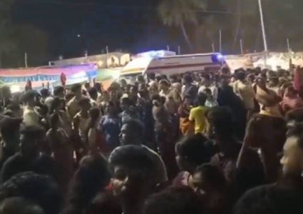 भारत गोवाको लइराई देवी मन्दिरमा भागदौड, ६ को मृत्यु, ८०…