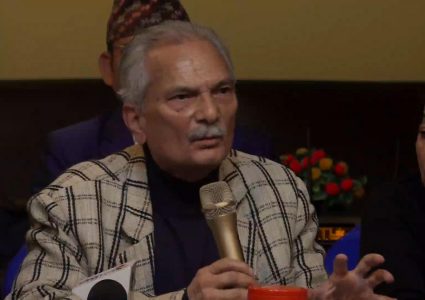 वर्तमान सरकारमार्फत नै निर्वाचन गराउनुको विकल्प छैनः डा. बाबुराम भट्टराई