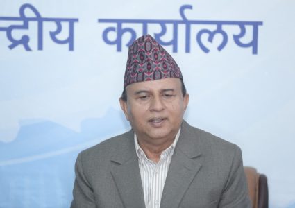 एमाले निर्वाचनबाट भाग्दैनः शंकर पोखरेल