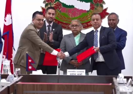 गैरआवासीय नेपालीलाई प्रधानमन्त्रीको सुझावः नेपालमा पनि टेक्ने ठाउँ राख्नुस्