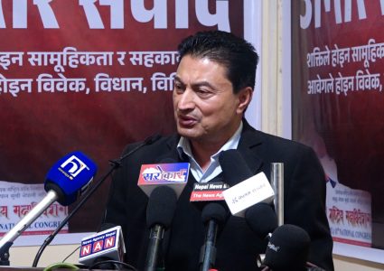 कम्युनिष्टहरु सत्तामा पुग्न जोसँग पनि मिल्न थालेः गोकर्ण विष्ट