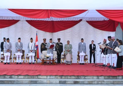 अन्तरिम सरकारद्वारा मन्त्रिपरिषद् विस्तारः चार नयाँ मन्त्रीले लिए शपथ