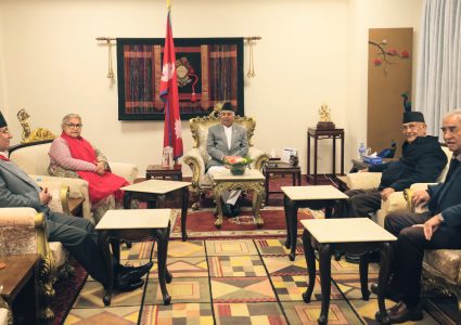 शीतल निवासले सरकार–तीन दल खोल्यो छलफलको ढोका, अब बालुवाटारमा जुट्ने