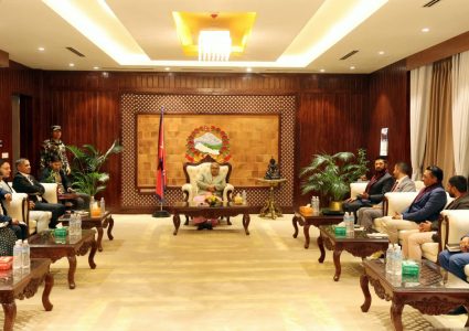 प्रधानमन्त्री कार्की र रवि लामिछानेबिच भेटवार्ता