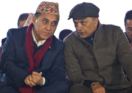 विशेष महाधिवेशनबाट विद्रोह गरेको गगन थापाको जिकिर,दुवै महामन्त्रीका प्रतिवेदन पारित