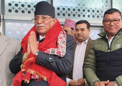 नयाँदिल्ली पुगे पुष्पकमल दाहाल प्रचण्ड