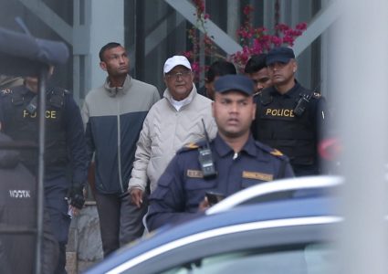 पक्राउ परेका ओली अस्पताल भर्ना, ५०१ नम्बर बेडमा राखियो