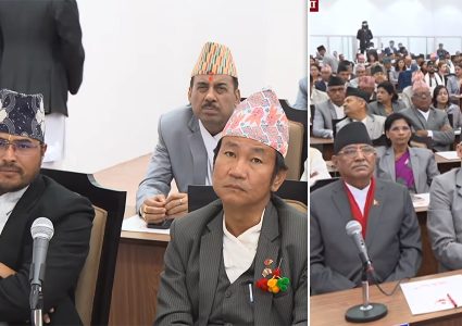 सपथ ग्रहण समारोहमा देखिए हर्क र ज्ञानेन्द्र, प्रचण्ड र बादल&hellip;