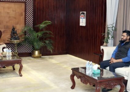 रविलाई बालुवाटारमा प्रधानमन्त्रीले भनिन्– देश रोएको छ, सम्हालिएर अघि बढ्नू