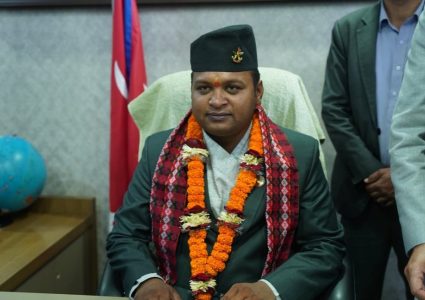 दुई सातामै श्रममन्त्री दीपककुमार साह बर्खास्त