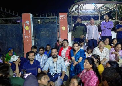 दलित युवाको मृत्युः सिन्धुली प्रशासनअघि धर्नामा रास्वपा सांसद