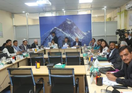 सरकारले भन्योः पेट्रोलियम पदार्थको मूल्य घटाउन सकिँदैन