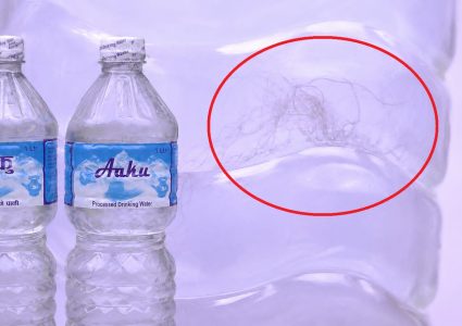 आकु ब्रान्डको पानी, उपभोक्ताको स्वास्थ्यमा मनोमानी, भेटियो खतरनाक अखाद्य वस्तु