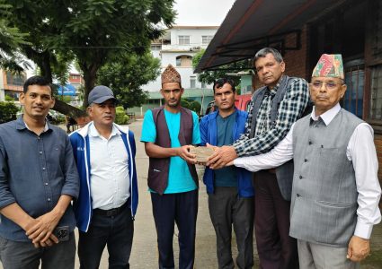 नरबहादुरको उपचारका लागि ५ लाख ५१ हजार ५७० रुपैयाँ हस्तान्तरण