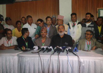 कांग्रेस सभापतिको उम्मेदवारी फिर्ता गर्ने किशोरसिंह राठोरको घोषणा, गगन थापालाई&hellip;